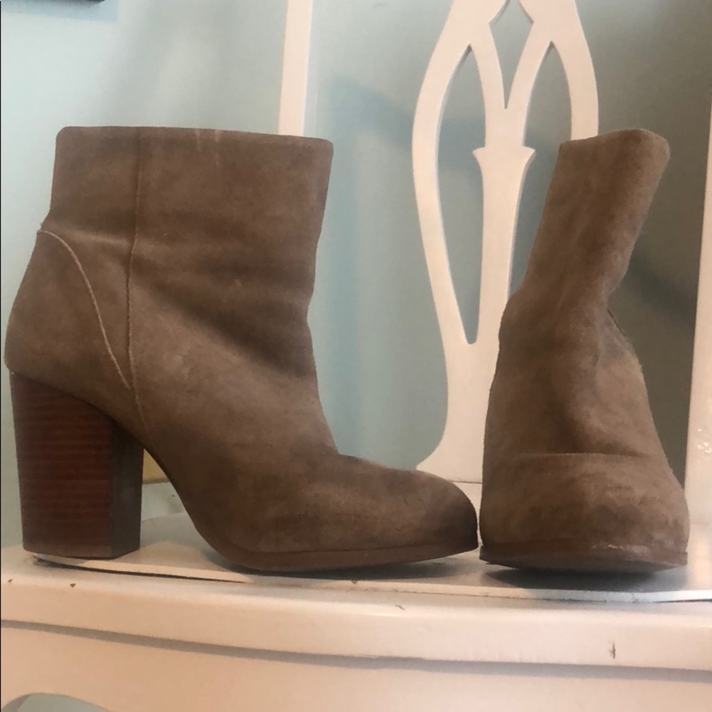 Button-up Taupe Booties